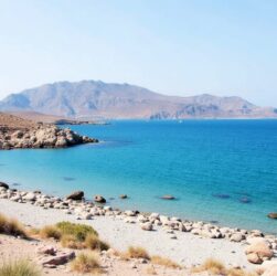 Kamari à Thira, Santorin : exploration des plages, sentiers de randonnée et vestiges antiques